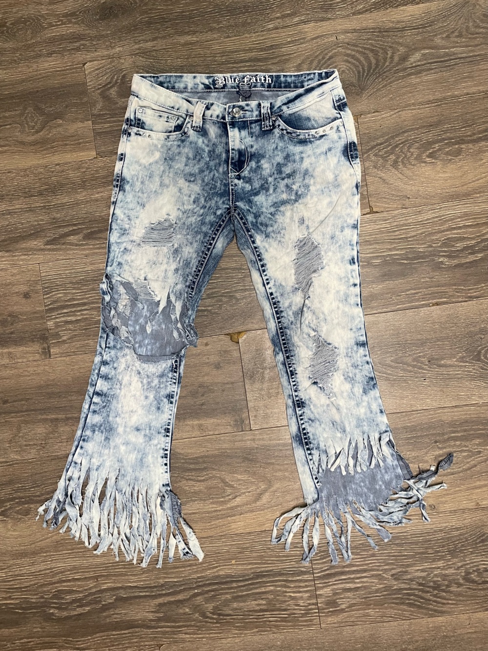 Blue Faith Women's Acid Wash Fringe Jeans Light Blue capris vacation college 11